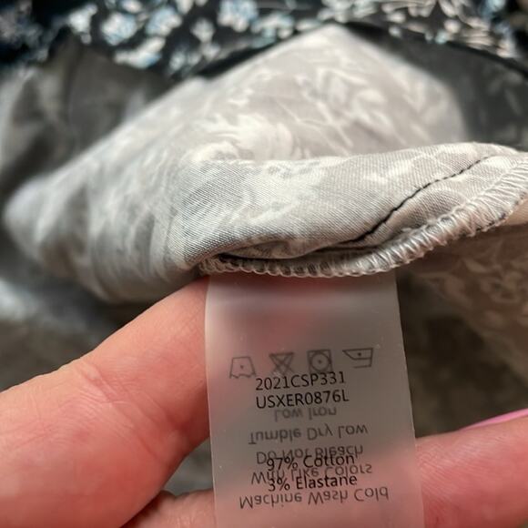 ERDEM x UNIVERSAL STANDARD Kalina Ruffle Shirt Chambray Bud Floral - Picture 16 of 16